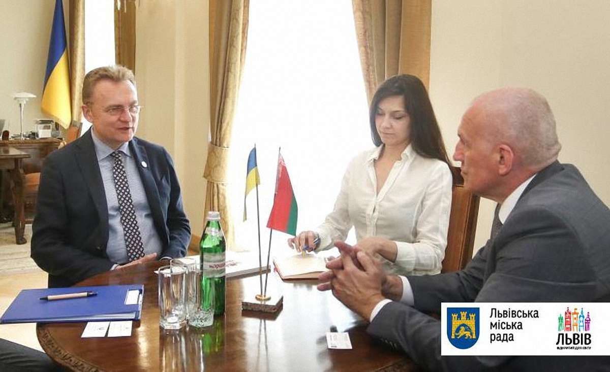 На зустрічі з послом Білорусі мер Львова обговорив перспективи співпраці