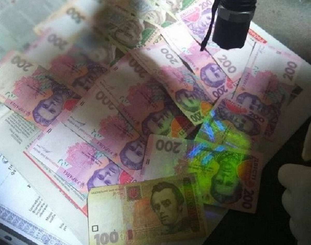 У Львові на хабарі затримали інспектора ДСНС