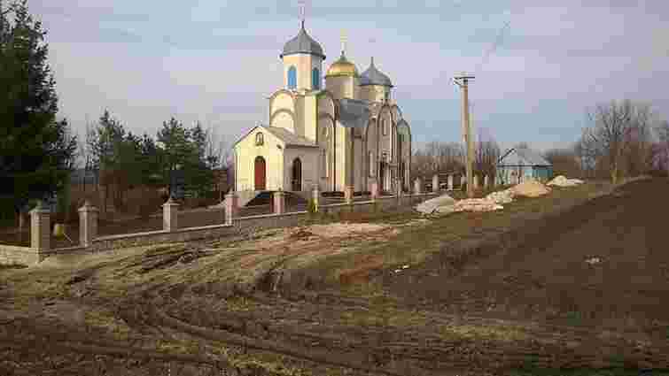 На Тернопільщині вірні Київського та Московського патріархатів не поділили храм