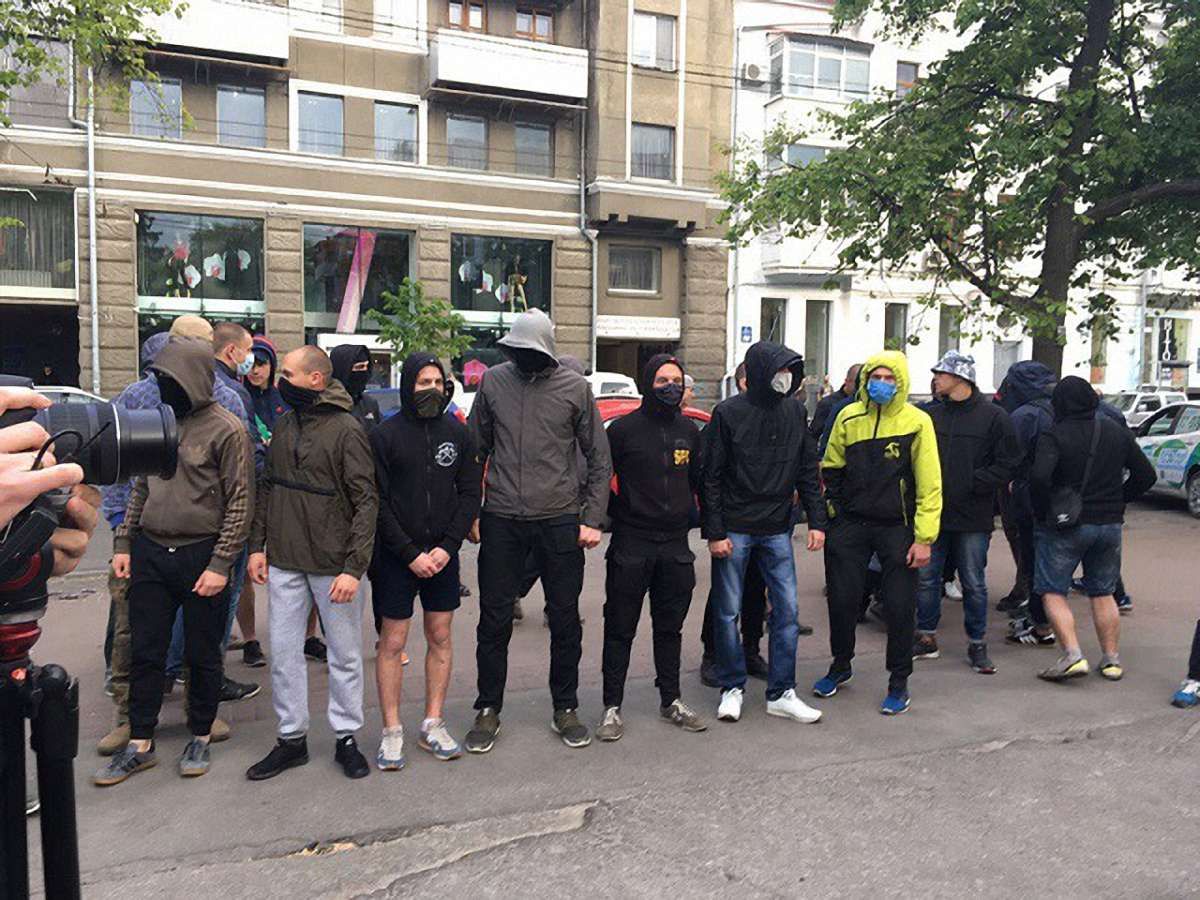У Харкові під час акції рівності відбулися сутички, кількох поліцейських травмовано