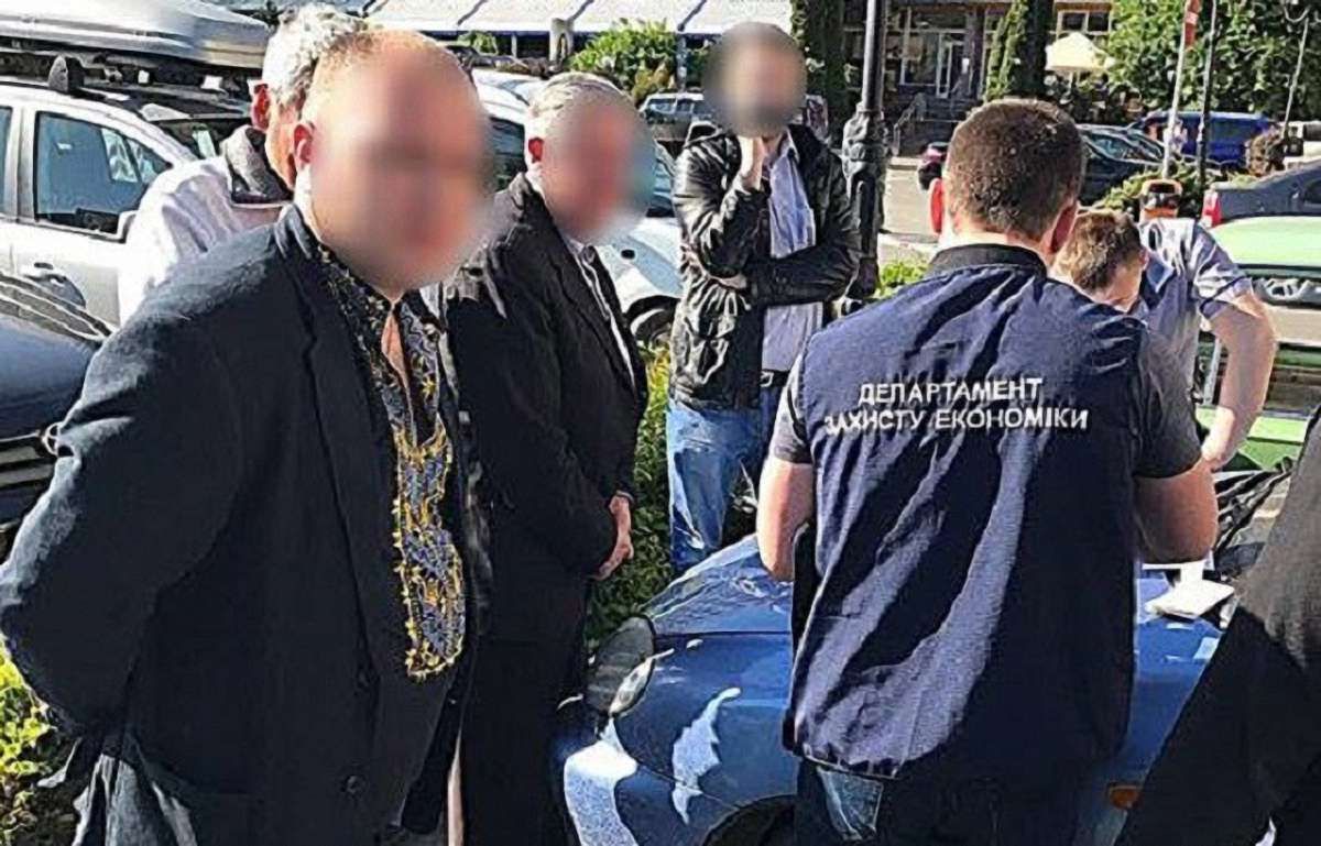 В Івано-Франківську на хабарі ₴18 тис. затримали  чиновника Держпраці