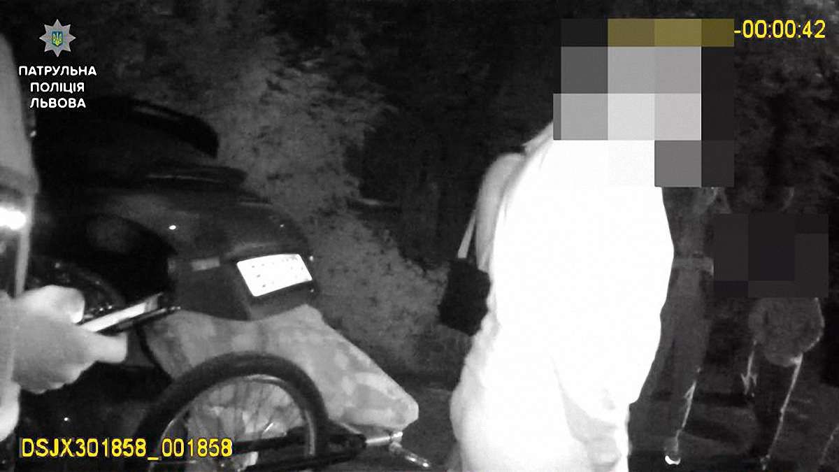 У Львові водій авто побив підлітка та забрав велосипед через порушення ПДР