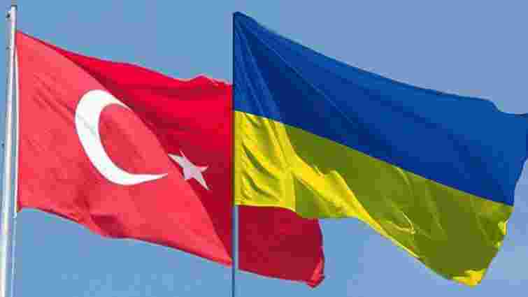 Туреччина офіційно затвердила безвізові поїздки для українців за ID-картками