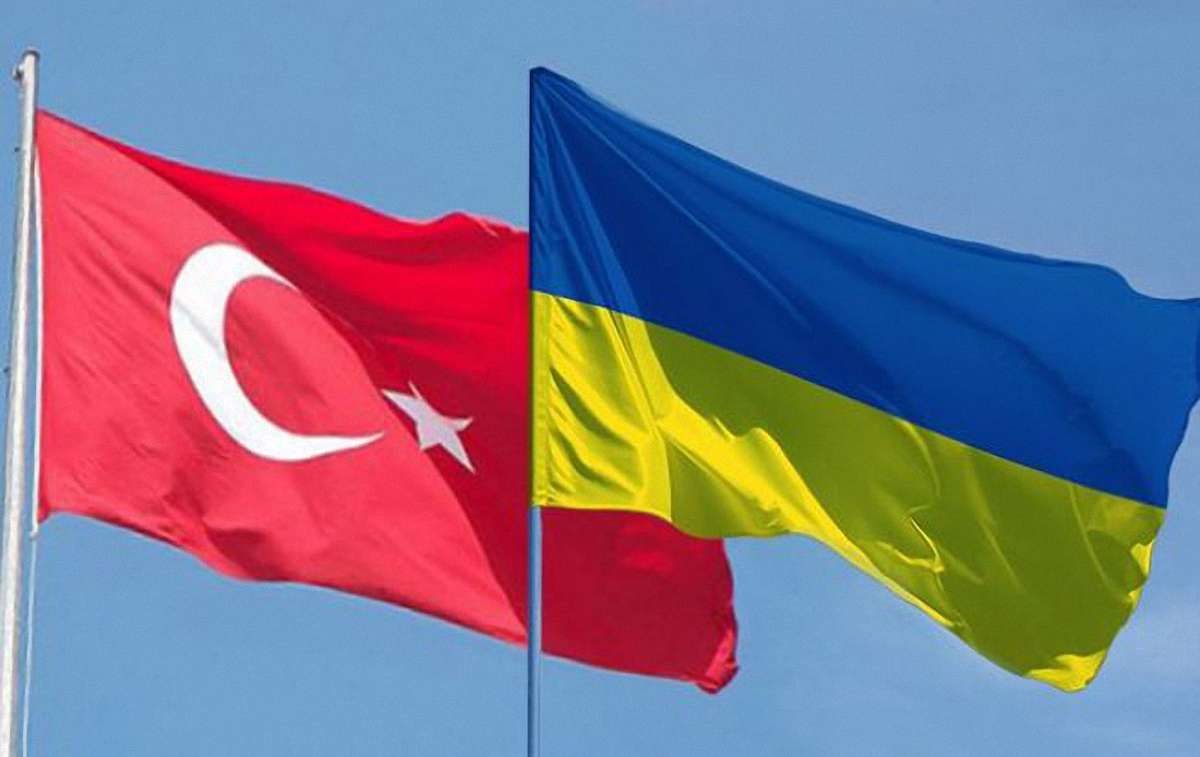 Туреччина офіційно затвердила безвізові поїздки для українців за ID-картками