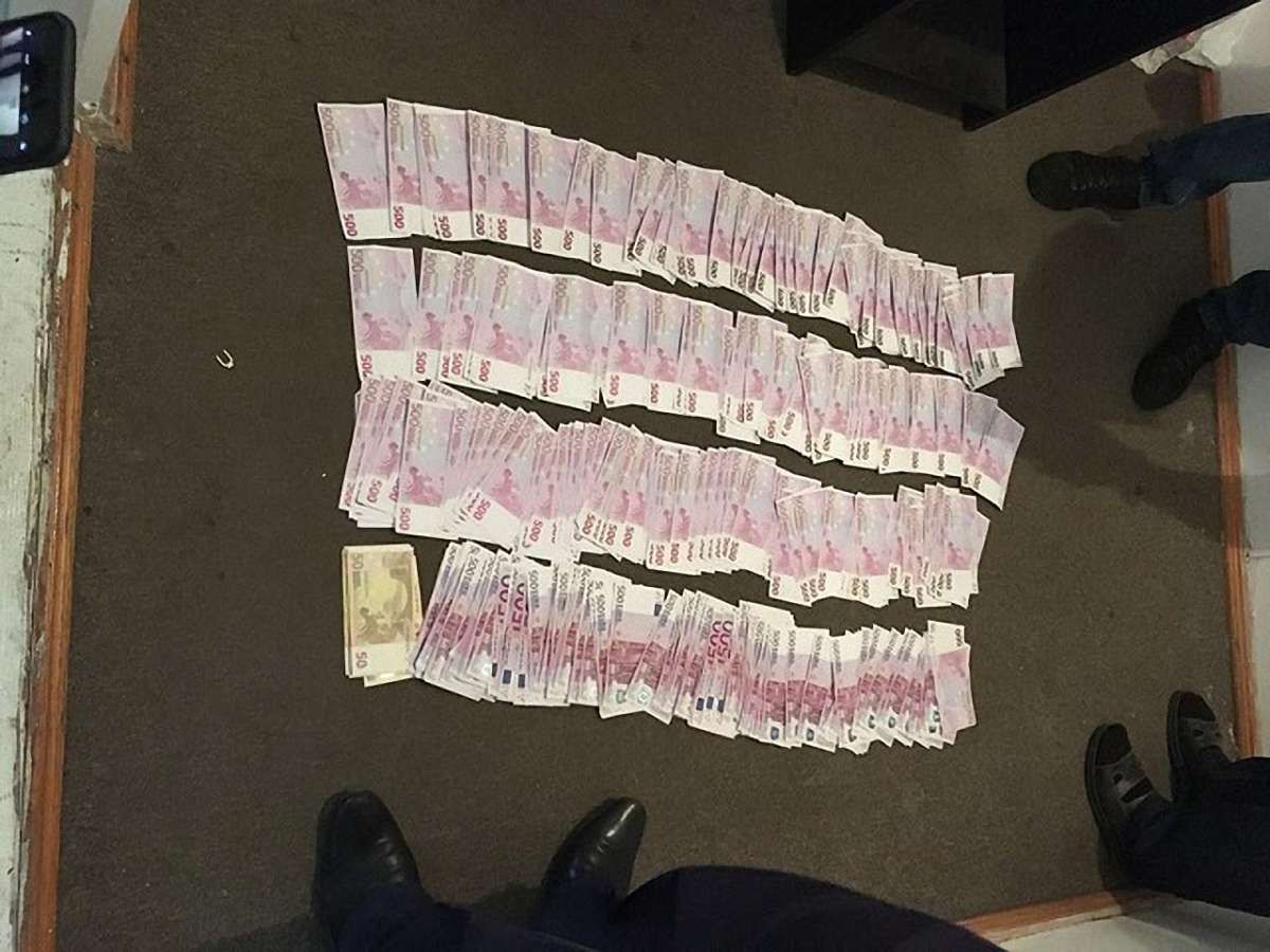 Українець намагався вивезти до Польщі незадекларовані €200 тис.