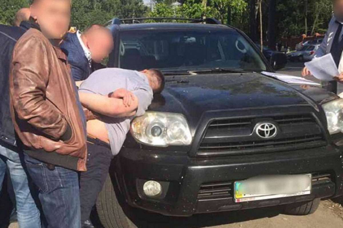 Суд заарештував на два місяці підозрюваного у хабарництві екс-працівника НАБУ