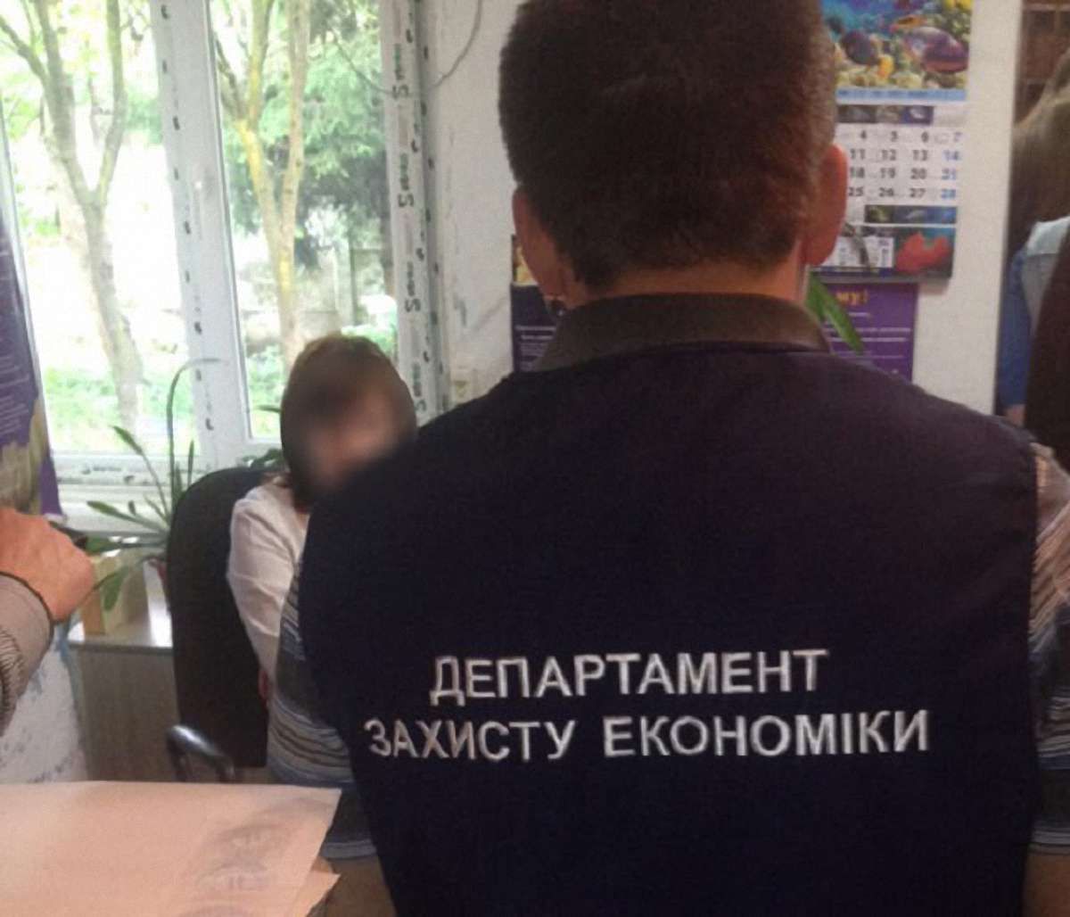 На Івано-Франківщині затримали лікарку, яка організувала схему отримання грошей від пацієнтів