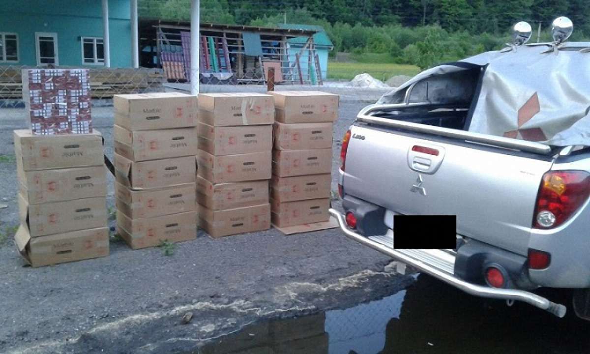 Правоохоронці на Закарпатті вилучили 10 тис. пачок контрабандних цигарок