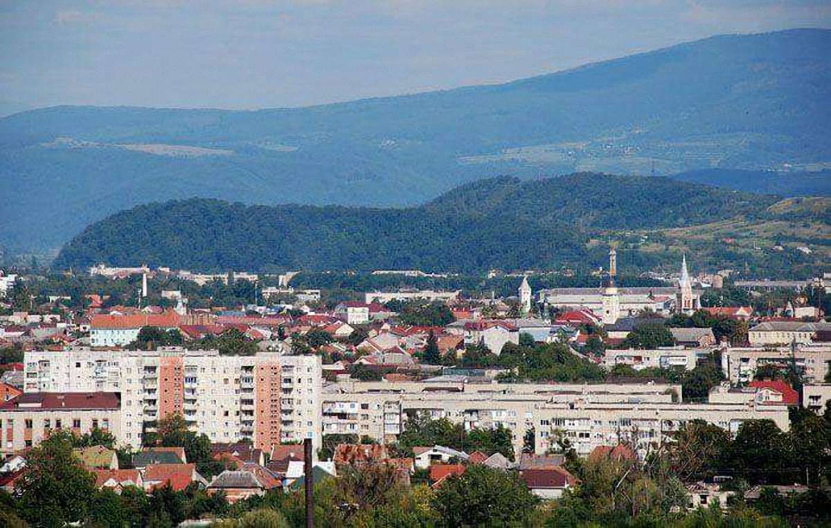 Верховна Рада перейменувала Мукачеве на Мукачево