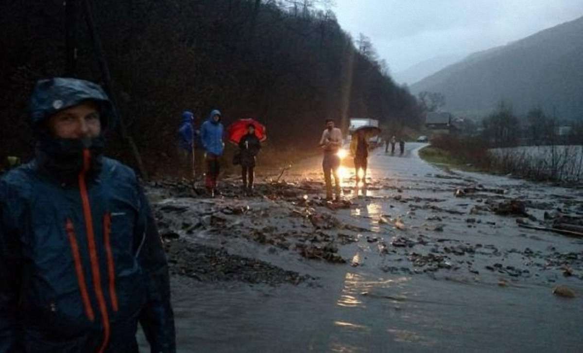 ДСНС попереджає про підйом рівня води на річках Львівщини та Івано-Франківщини