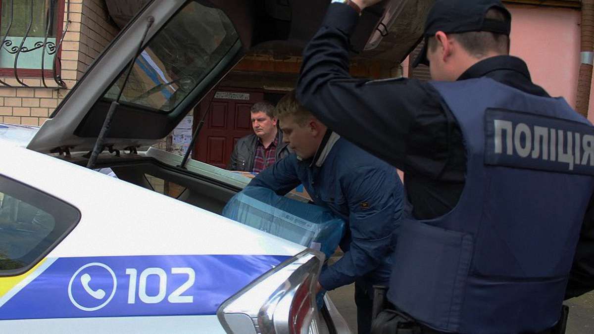 Прокуратура та поліція провели майже півтисячі обшуків у податківців у 15 областях