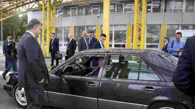 Президент виступив проти ввезення нерозмитнених автомобілів в Україну