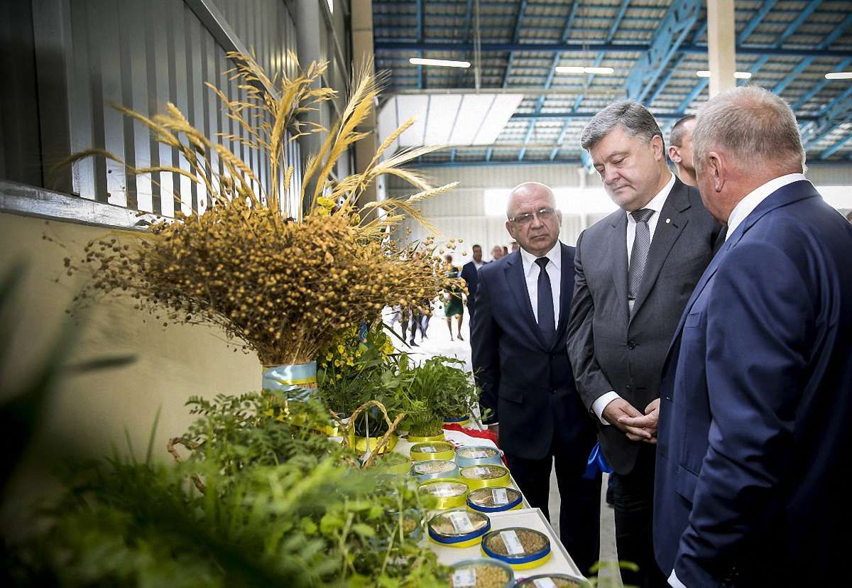 Сільське господарство приносить Україні 12% ВВП, - Порошенко