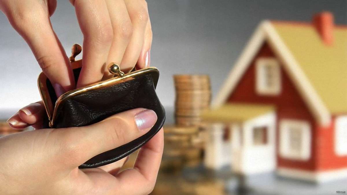 Українцям влітку доведеться заплатити податок на понаднормову нерухомість