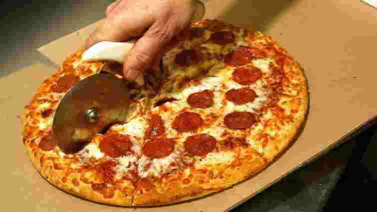 У США мусульманин вимагає $100 млн за те, що йому продали піцу зі свининою