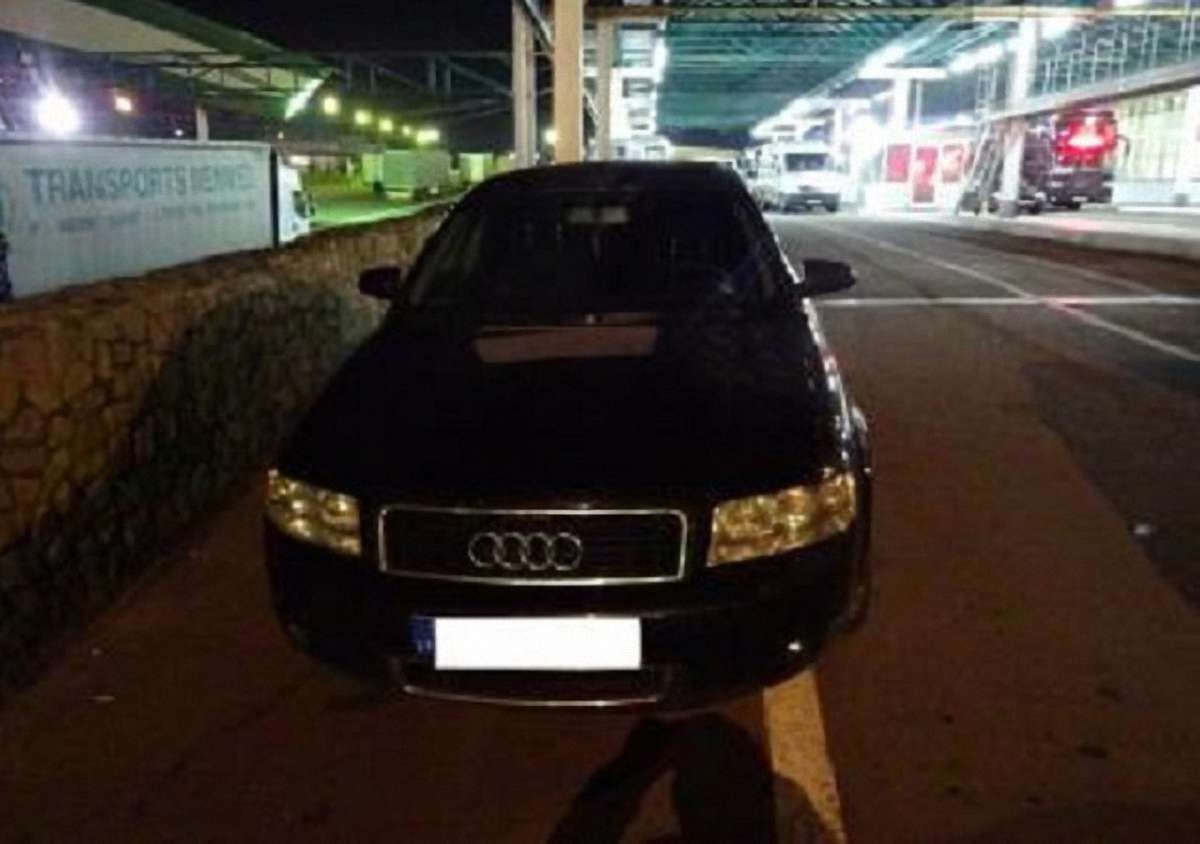 На Львівщині прикордонники затримали автомобіль, викрадений у Нідерландах