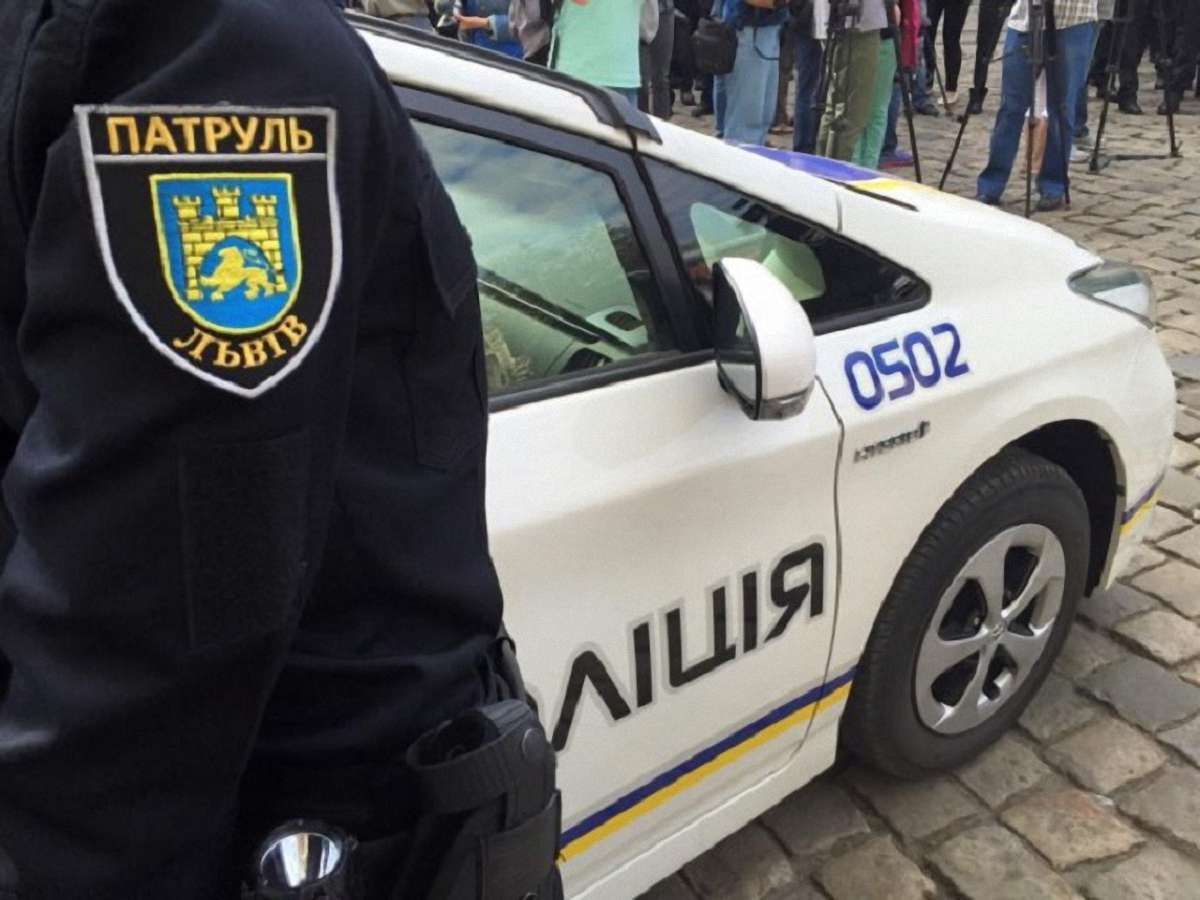 У Львові патрульні скасували штраф велосипедисту за рух по дорозі