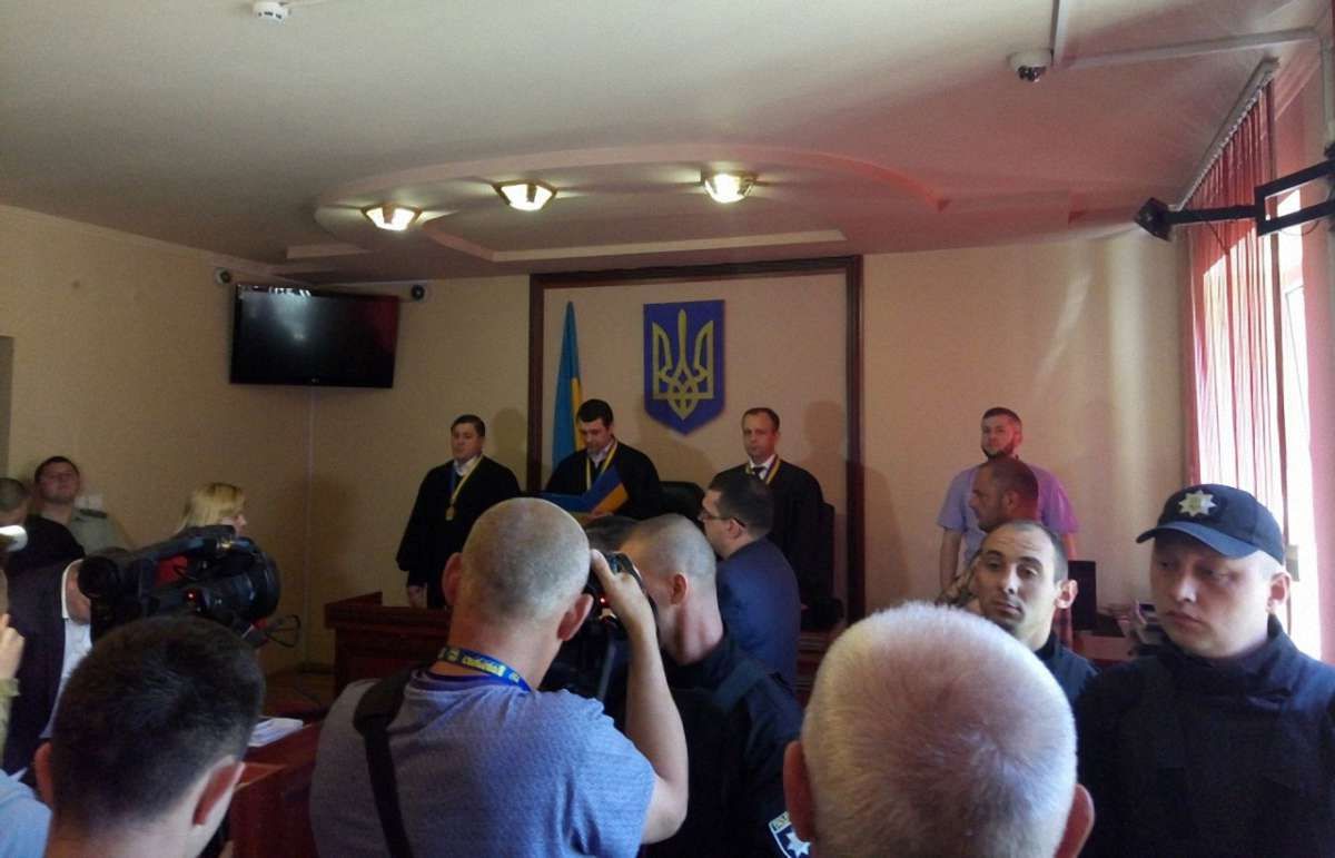 Усіх підозрюваних у стрілянині в Мукачеві звільнили з-під варти