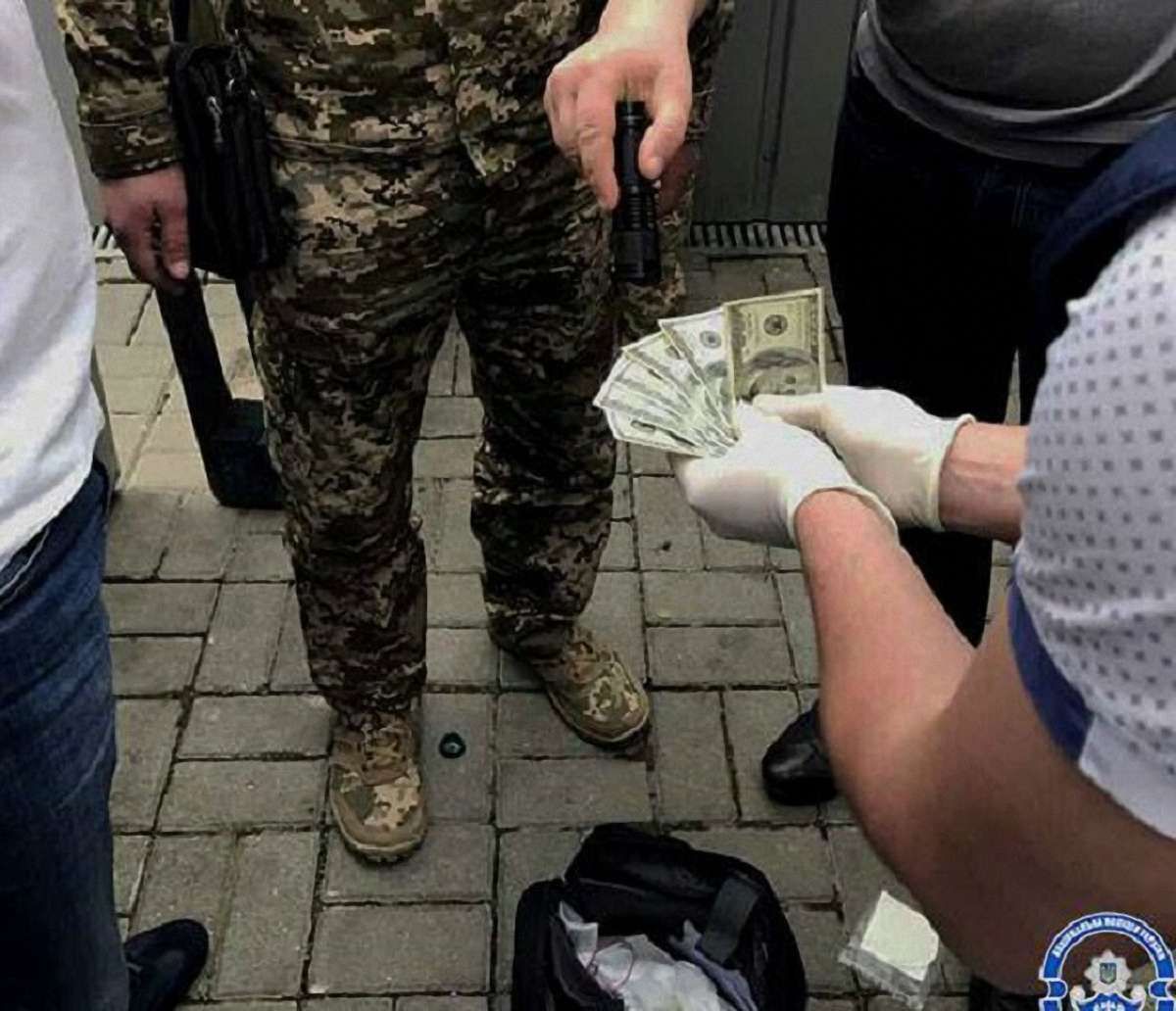 На хабарі затримали одного з керівників Дрогобицької виправної колонії