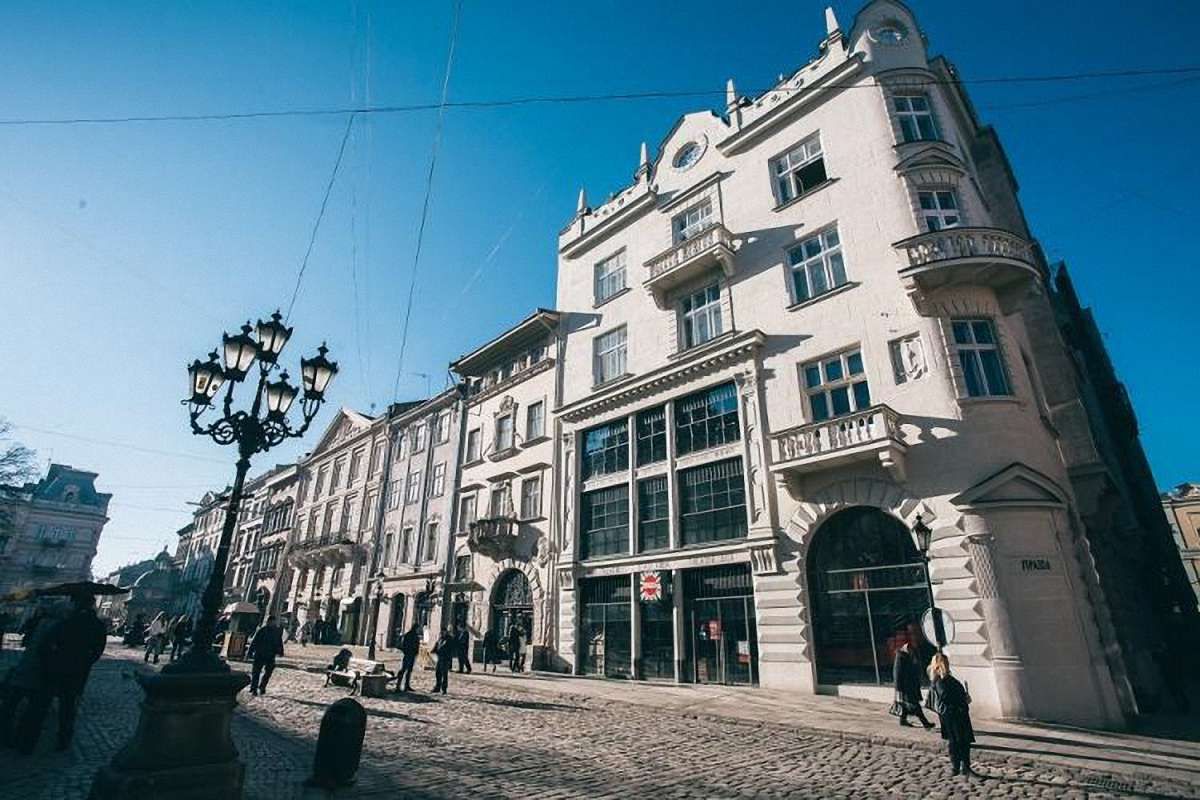 Львівська облрада продасть приміщення колишнього універмагу «На ринку» його орендарю