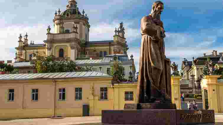 Львів’ян закликають запалити лампадки біля собору Юра в пам'ять про Блаженнішого Гузара