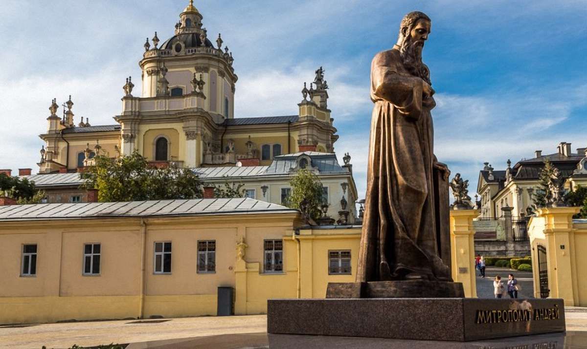 Львів’ян закликають запалити лампадки біля собору Юра в пам'ять про Блаженнішого Гузара
