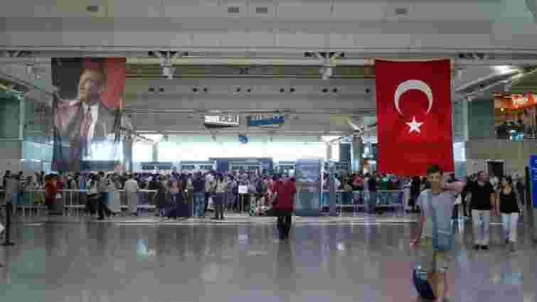 Від 1 червня українці можуть їздити до Туреччини без закордонного паспорта