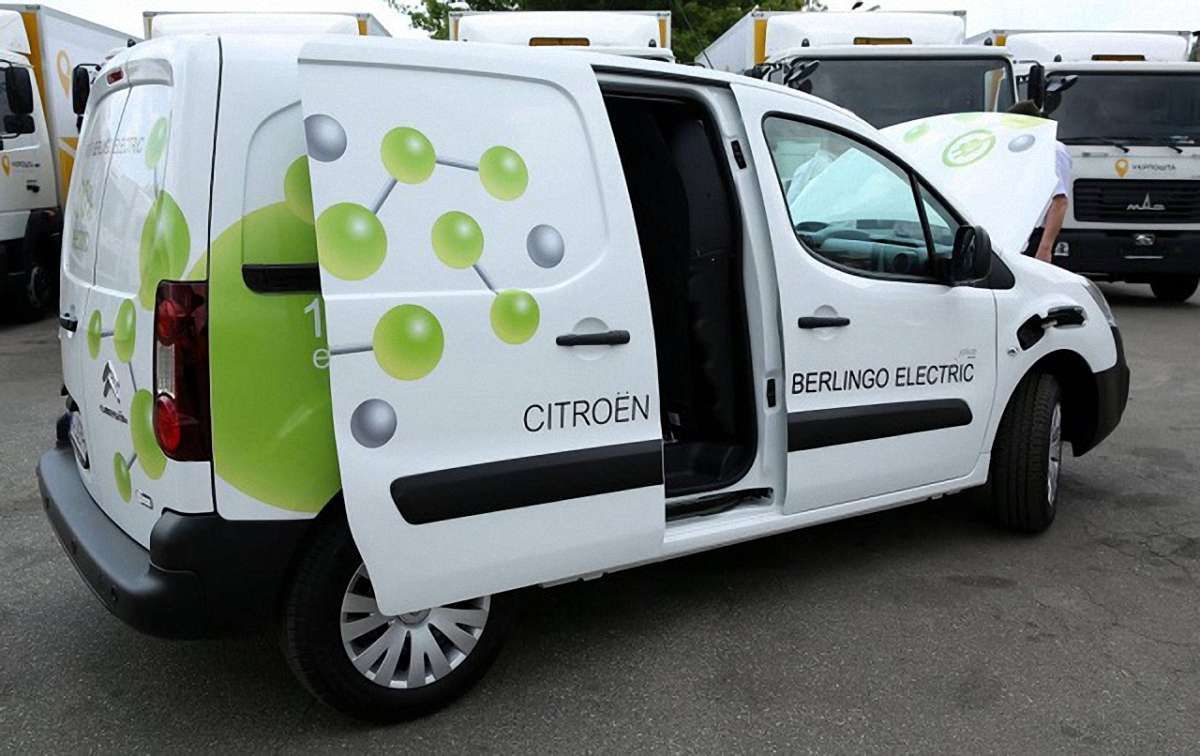 «Укрпошта» тестує електрокар Citroën для доставки кореспонденції