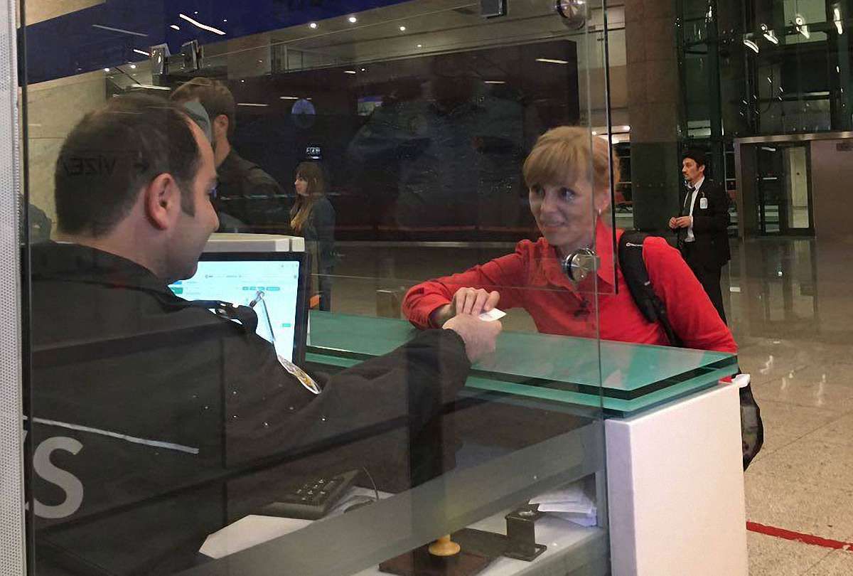 Туреччина прийняла перших українців, які скористалися правом в’їзду за ID-карткою, - МЗС