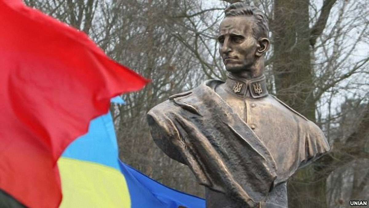 Проспект Ватутіна у Києві перейменували на проспект Романа Шухевича