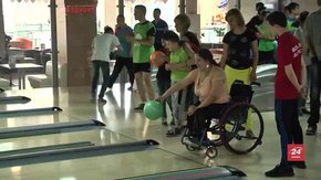 У Львові для дітей-інваспортсменів організували змагання з боулінгу