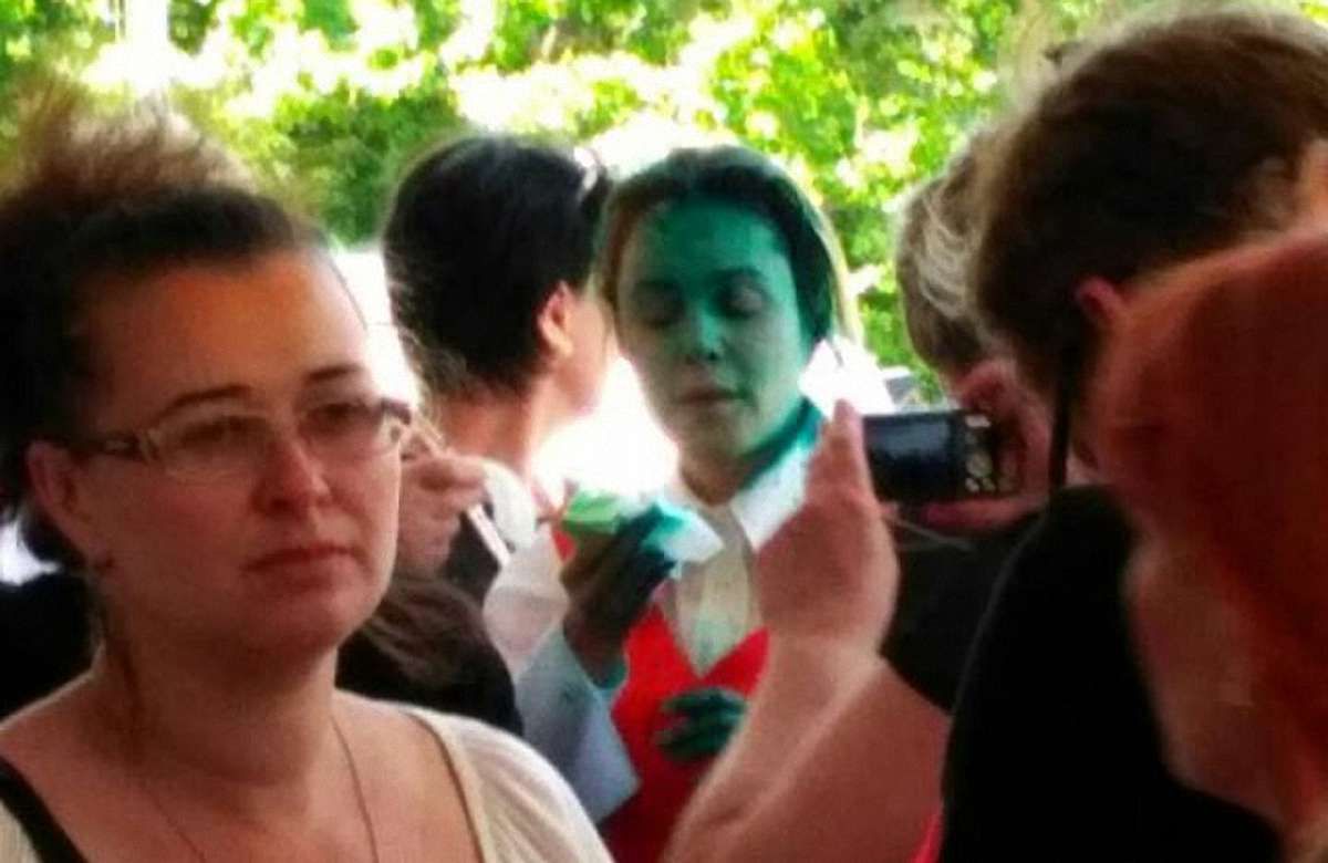Наталію Королевську в Одесі облили зеленкою