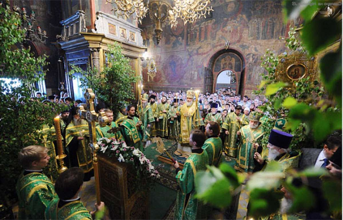 Християни усього світу сьогодні святкують День Святої Трійці