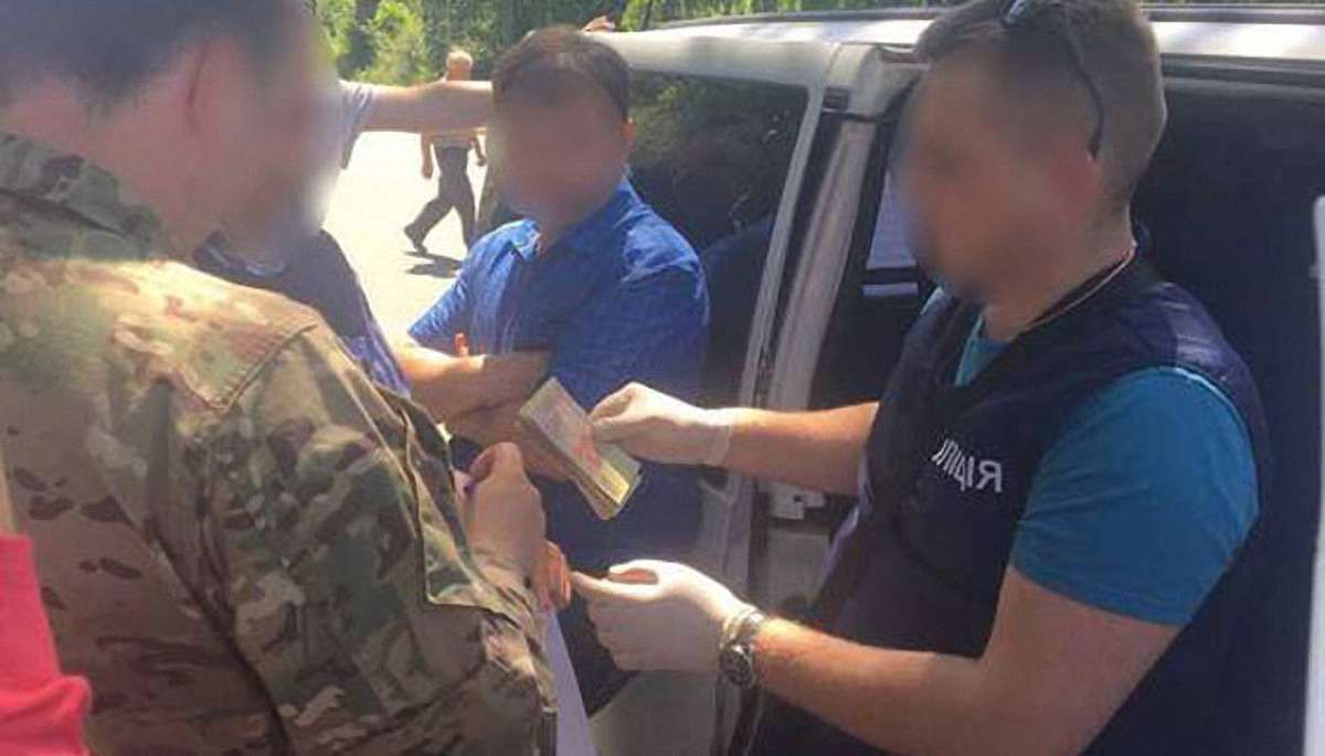 На Прикарпатті сільський голова вимагав від учасника АТО хабар за земельну ділянку