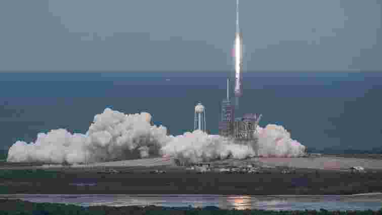 SpaceX успішно запустила корабель повторного використання з вантажем для МКС