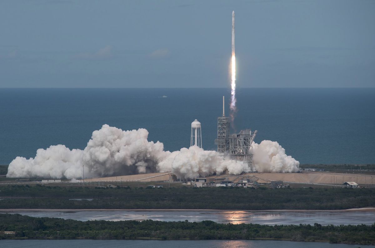 SpaceX успішно запустила корабель повторного використання з вантажем для МКС
