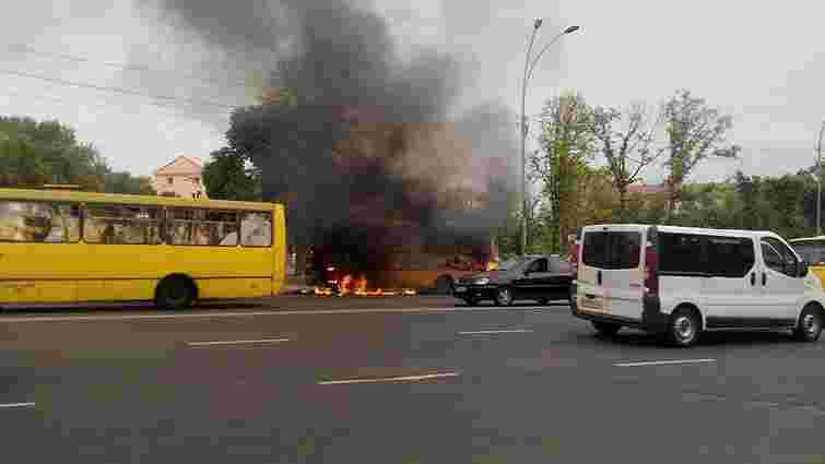В Броварах під час руху загорівся маршрутний автобус з пасажирами
