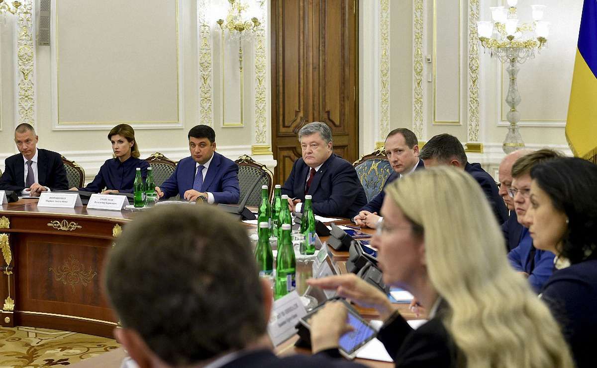 Президент визнав, що отримати медичну допомогу в сільській місцевості майже неможливо