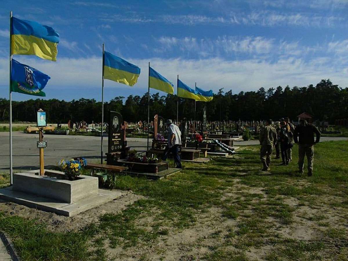 Судмедексперти ідентифікували останки трьох військових, які загинули при обороні ДАП