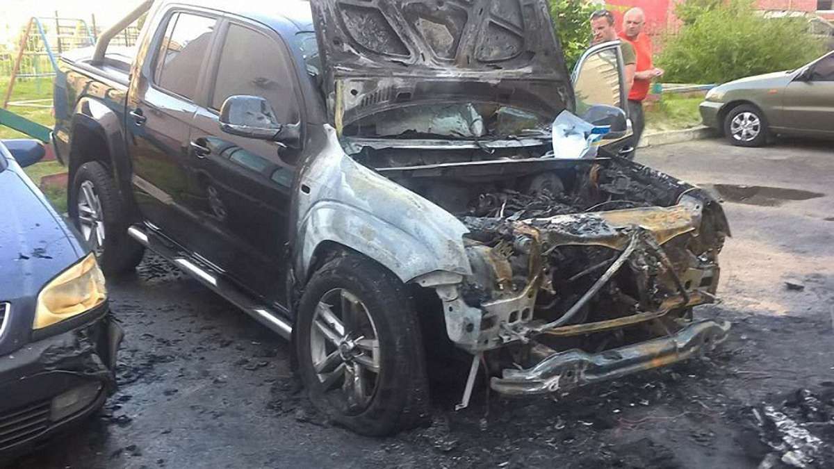 У Луцьку спалили автомобіль народного депутата Ігоря Лапіна