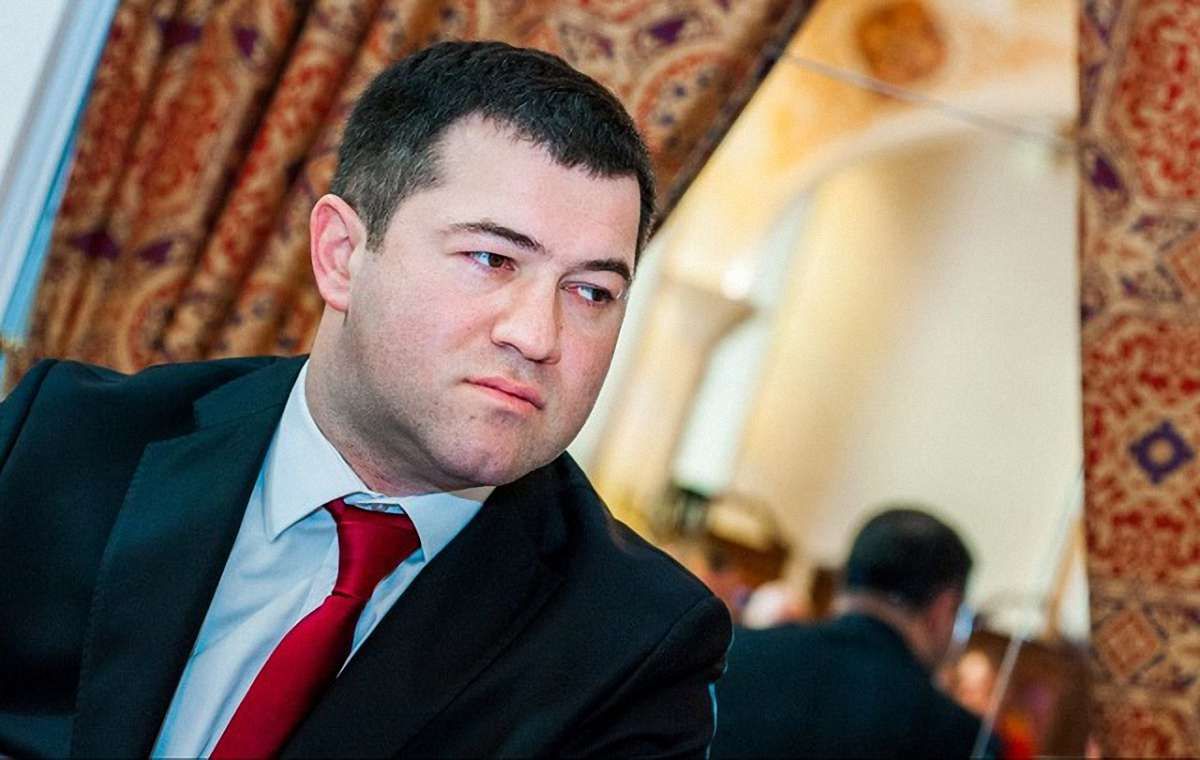 Велика Британія офіційно підтвердила британський паспорт Романа Насірова