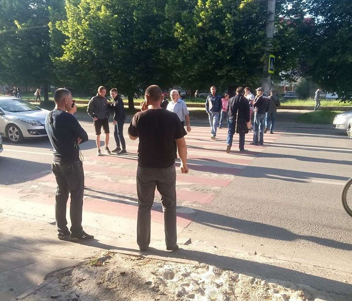 Вул. Володимира Великого у Львові перекрили пікетувальники