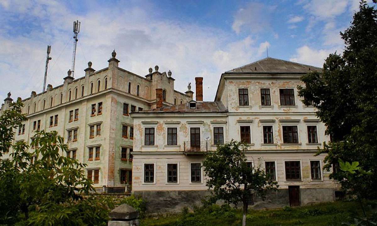 Російський  бізнесмен продає старовинний замок на Тернопільщині  за $960 тис.