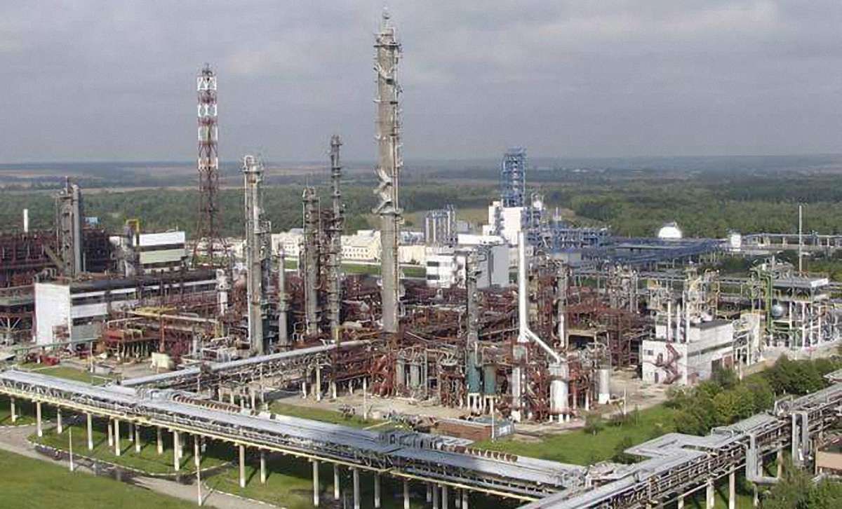 В Калуші у повітря потрапили аварійні викиди з «Карпатнафтохіму»