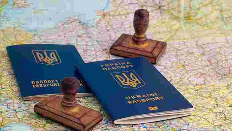 Понад 900 українців вже в'їхали до ЄС без візи в паспорті