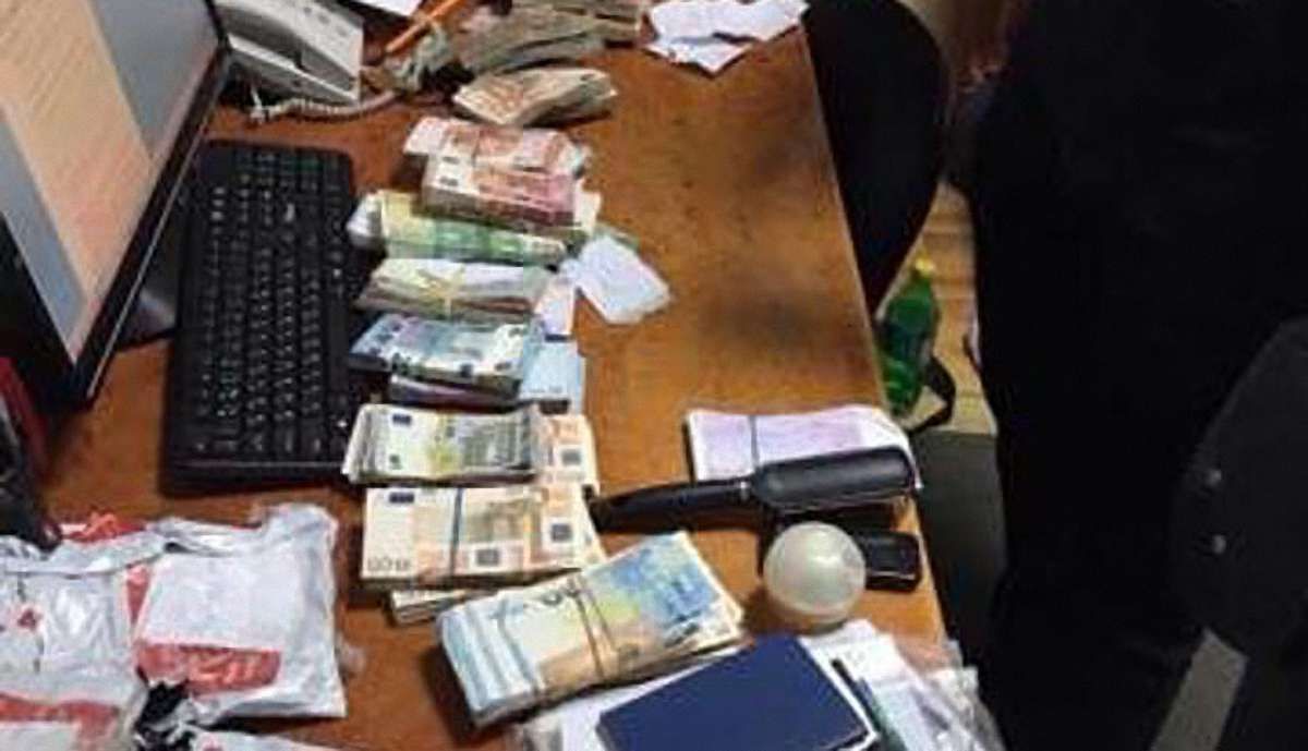 На Буковині СБУ перекрила канал нелегального виведення валюти з України