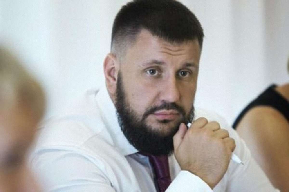 Військова прокуратура повідомила про підозру екс-міністру доходів і зборів Олександру Клименку