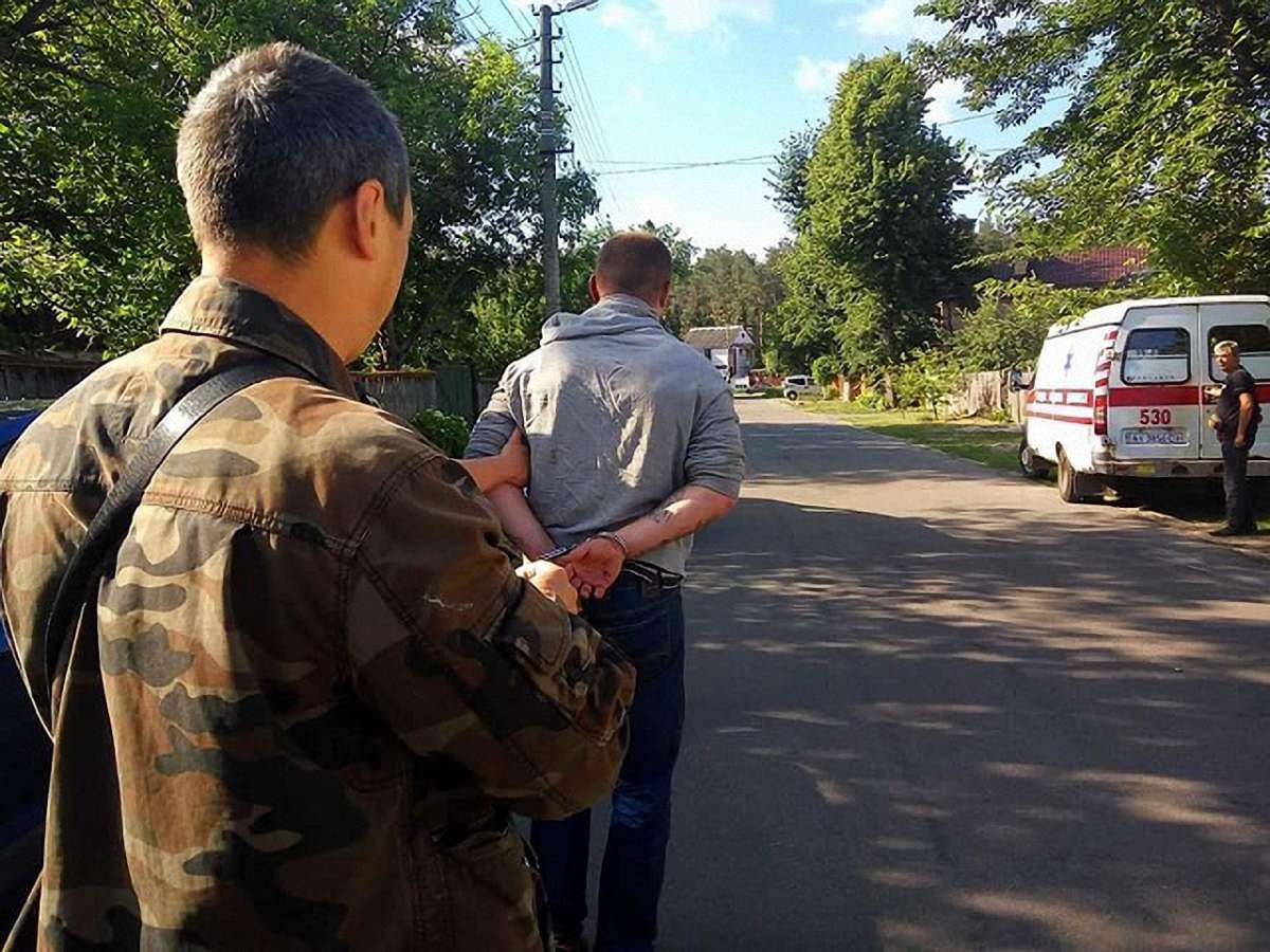 В Коцюбинському під Києвом «тітушки» побили голову ТВК
