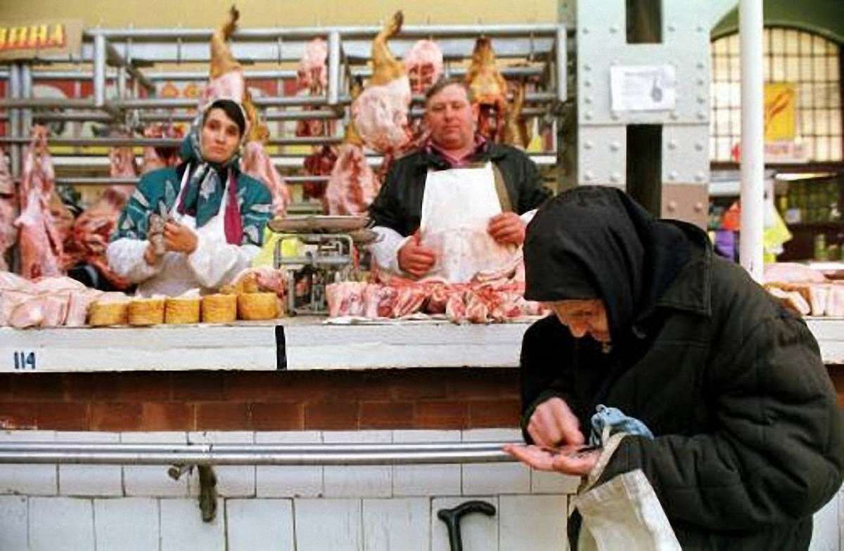 Матеріальне становище 60% українців за останній рік погіршилось
