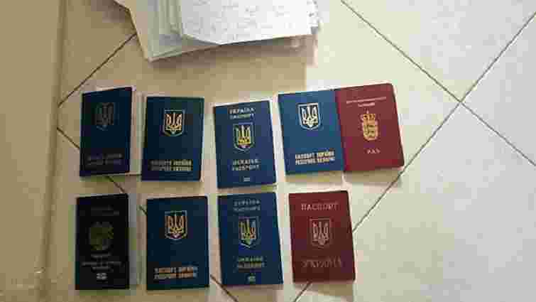 Українська поліція викрила схему візового шахрайства для виїзду у США